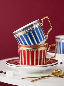Eiropā Luksusa Kaula Porcelāna Kafijas Tasi Šķīvītis Karoti Uzstādīt Keramikas Krūze Augstākās Kvalitātes Porcelāna Pēcpusdienas Tējas Tasi Cafe Puse Drinkware
