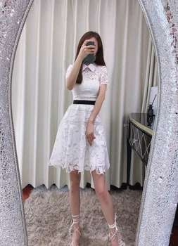 Elegants Balts Acu Ziedu Izšuvumu Mini Kleita Sievietēm 2020. Gadam Augstas Kvalitātes Īsām Piedurknēm-line Slim Vasaras Kleita
