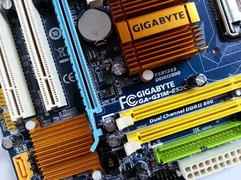 Gigabyte GA-G31M-ES2C Sākotnējā Desktop Mātesplatē LGA 775 DDR2 4GB VGA G31 IZMANTO pamatplatē