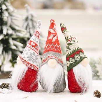 Ir 2021. Priecīgus Eglīšu Rotājumi Karikatūra Ziemassvētku Lelle Bērni Sniegpārslas adīta cepure Santa Claus Mājas Jaunā Gada Dāvanas