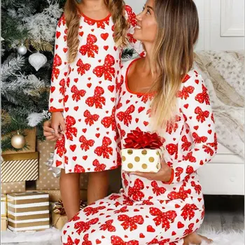 Jaunais Ziemassvētku Māmiņa Un Man Sleepwear Kleita Ģimenes Izskatās Atbilstošas Drēbes, Apģērbs Ar Garām Piedurknēm Ziemassvētki Mamma Meitai Babby Meitene Puse