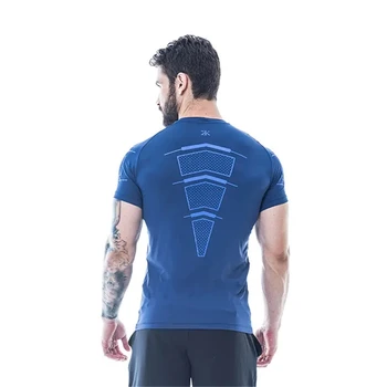 Jaunas ātri žāvēšanas darbojas krekls sporta zeķes futbola krekls vīriešu fitnesa kompresijas T-krekls jogger modes ikdienas krekls