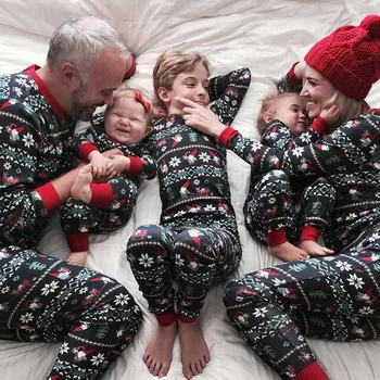 Jauno Ģimeni, Atbilstošas Ziemassvētku Pidžamas Komplekti Ziemassvētki Pieaugušo Tēvs, Māte, Meita Santa Claus Drukāt Sleepwear Naktsveļu Apģērbu Uzvalks