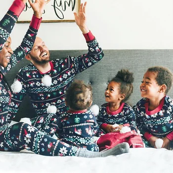 Jauno Ģimeni, Atbilstošas Ziemassvētku Pidžamas Komplekti Ziemassvētki Pieaugušo Tēvs, Māte, Meita Santa Claus Drukāt Sleepwear Naktsveļu Apģērbu Uzvalks