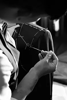 Jaunu Pelēks Vīriešu Uzvalku Līgavainim Uzvalks Lēti Oficiālu Cilvēks, Uzvalki, Kāzu Labāko Vīriešu Slim Fit Līgavainis Tuxedos Cilvēkam(Žakete+Veste+Bikses)terno