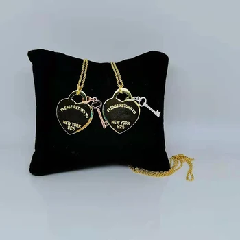 Klasiskās Šarmu Sieviešu S925 Sudraba Mīlestības sirds atslēga Necklace1:1 Luksusa zīmola logo, Rotas dzimšanas dienas dāvana