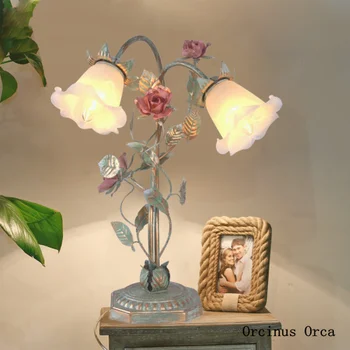 Korejas dārzu ziedu galda lampas Meitene Princese Guļamistaba guļamistabas gultas lampa, romantisks rožu stikla galda lampas