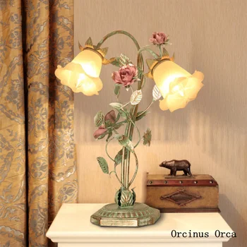 Korejas dārzu ziedu galda lampas Meitene Princese Guļamistaba guļamistabas gultas lampa, romantisks rožu stikla galda lampas