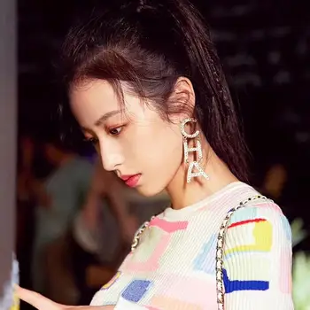 Korejas temperaments sakausējuma Rhinestone Cha vēstuli ilgi auskari sieviešu modes zvaigzne pašā stilā auskari modes vienkāršu Auskari