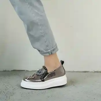 Krazing pot microfiber dabīgās ādas kārtu toe kvīts par biezu grunts vēstuli apdare augstā papēža sneaker vulkanizētas kurpes L1f5