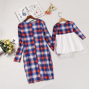 Māte Meitu Kleitas, Pavasara Rudens 2019 Ģimenes Saskaņojot Tērpiem Mammām Un Meitenes Drēbes Ar Garām Piedurknēm Pleds Ģimenes Kleita
