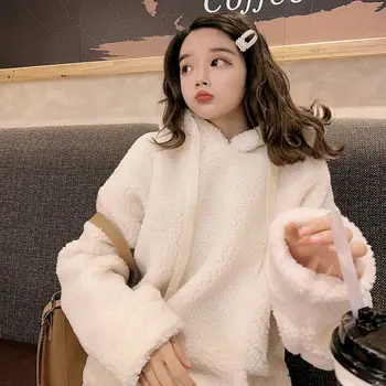 Parka ziemas korejiešu versiju imitācija jēra matu slinks vēja zaudēt vidēja garuma kapuces džemperis sievietēm koledžas stila mētelis tendence