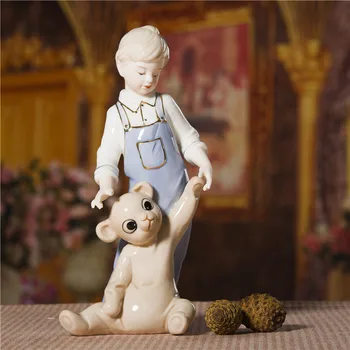 Porcelāna Zēns un lācīti Statuetes Roku darbs Keramikas Rotaļlietu Spēlē Kid Statuja Apdare Craftworks Rotājumu Klāt Mēbeles