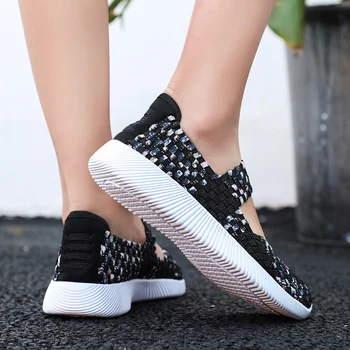 Sieviešu mokasīni adīt kurpes sieviešu braukšanas kurpes paslīdēt uz Gaismas Elpojošs Modes gadījuma čības multicolor Plakana Papēža vasaras