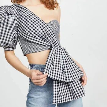 TWOTWINSTYLE Pie Pleca Krekls Sieviešu Apģērbu 2020. Gada Vasaras Blūze Streetwear Dāmas korejas Modes Apģērbu Auksti Plecu Tops