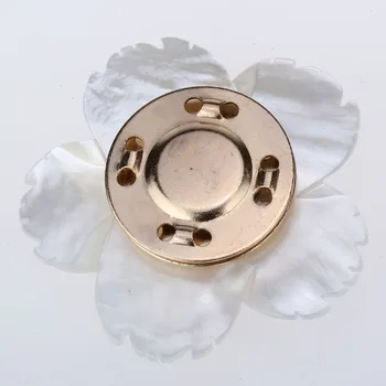 Yacq Sieviešu Saldūdens Pērļu Kubiskais Cirkonijs (CZ) White Shell Ziedu Magnētisko Broša Pin Luksusa Roku darbs Rotaslietas Ziemassvētku Dāvanas
