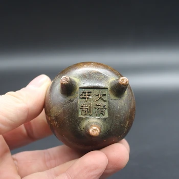 Ķīnas Kolekcionējamus Roku cirsts Retro Bronzas Mini Vīraks Degļu vīraka kvēpināmais trauks Dekoratīvi Rotājumi